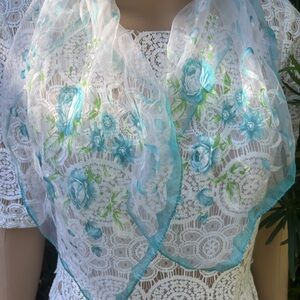 VINTAGE BLUE FLORAL SCARF